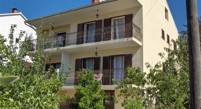 Апартаменты с 2 комнатами Antique Apartment With Balcony
