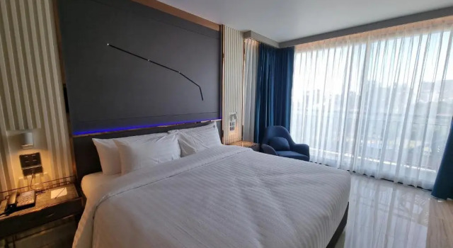Двухместный номер Deluxe DEE Tower с балконом Pattaya Discovery Beach Hotel