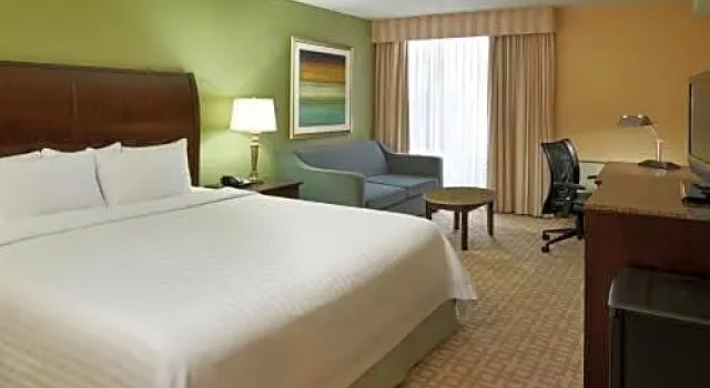 Номер Standard Spark by Hilton Toronto Airport