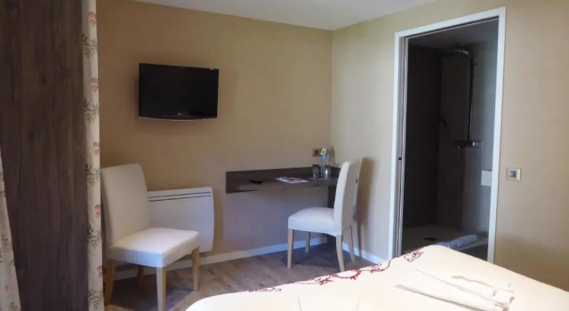 Двухместный номер Standard LOGIS Hôtel Kastell Dinech