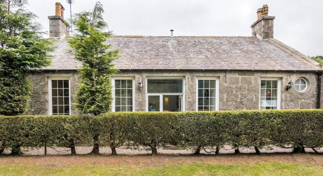 Quaint Holiday Home in Inverurie near Castle Fraser, จอง โรงแรม Inverurie Aberdeenshire