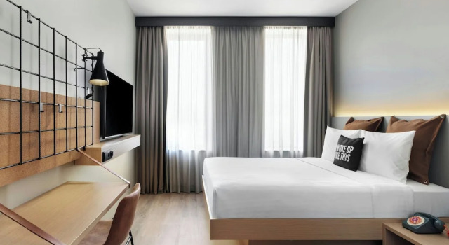 Номер Standard Moxy Alfragide Lisboa