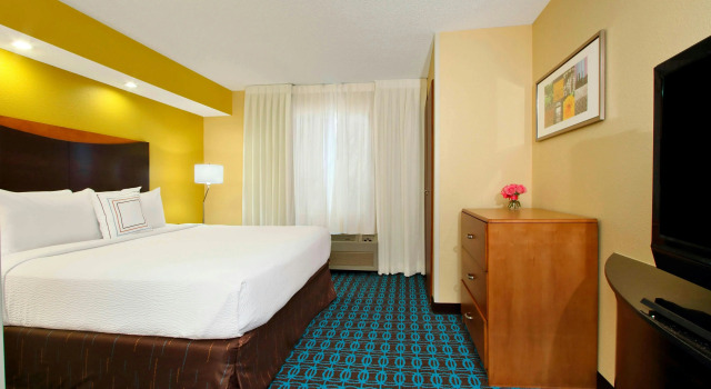 Fairfield Inn & Suites Colorado Springs South, Book Hotel 3-stjernede hoteller i Columbia, 3*