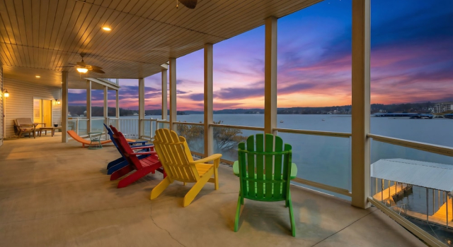 Lakefront House w/ Boat Slip, 2 Levels & Pool Table by Dog Days at the 19mm