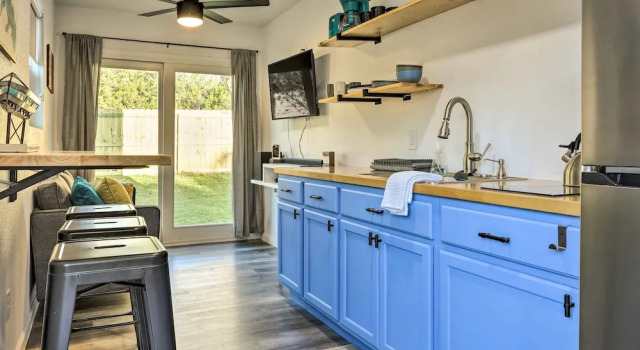 Коттедж Canyon Lake Retreat w/ Pool ~ 2 Mi to Lake