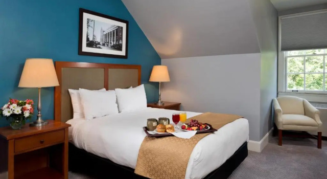 Двухместный номер Standard Gideon Putnam Resort & Spa