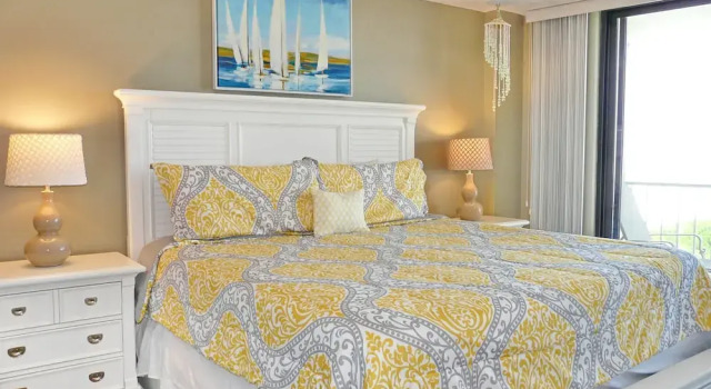 Номер Standard Beachfront Condo With Pool and Balcony Facing Beach