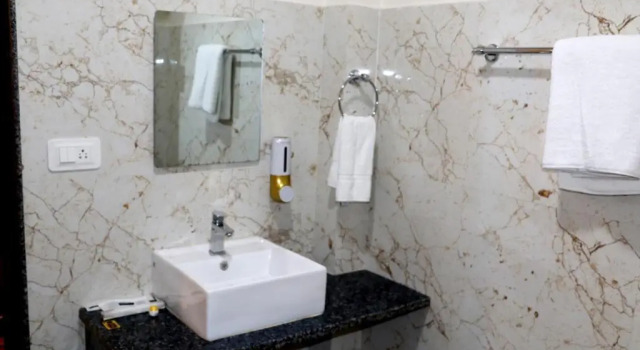 Номер Superior TVD Hotel Polaris Gangtok Near MG Marg