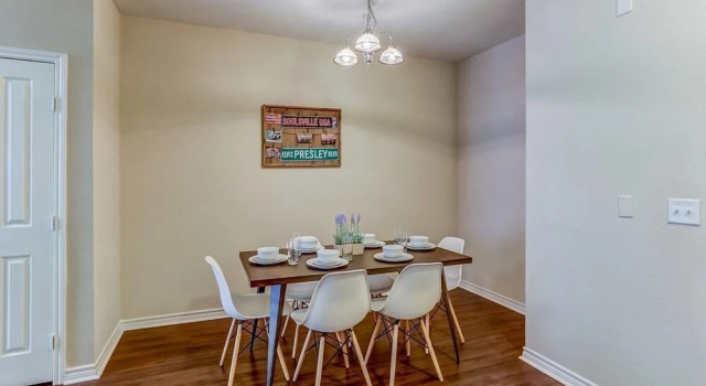 Apartments at 41 South 4th Street, Забронировать Апартаменты/квартира Апартаменты Мемфиса, рядом с Belz Museum of Asian Judaic Art, Апартаменты/квартира