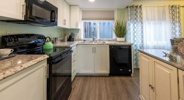 Номер Luxury The Seaside Oceanfront Inn