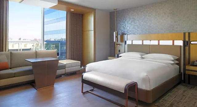 Номер Standard Lexington Marriott City Center