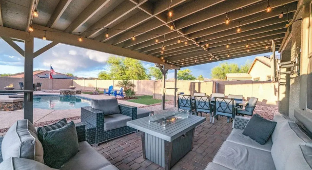 Коттедж с 5 комнатами с балконом Pool & Patio: Family-friendly Goodyear Home!