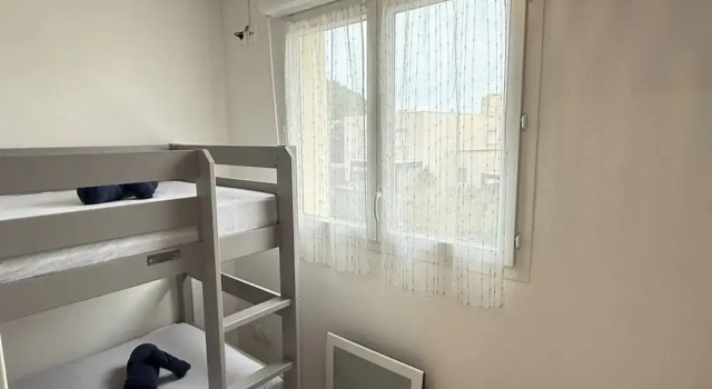 Коттедж Family Home With Pool Near Beach