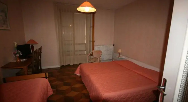 Hotel Les Pervenches, Забронировать Отель Альвар Belledonne