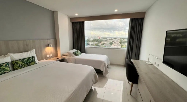 Трёхместный номер Superior Hotel Sexta Avenida Inn