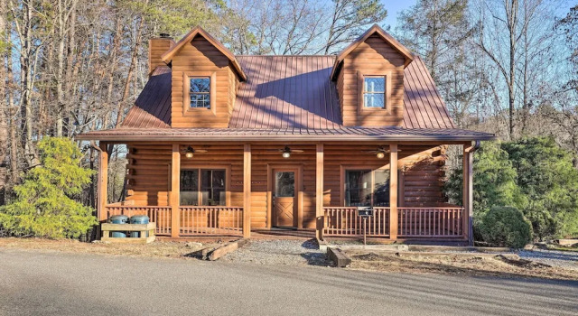 Коттедж Bryson City Cabin w/ Private Hot Tub & Game Room