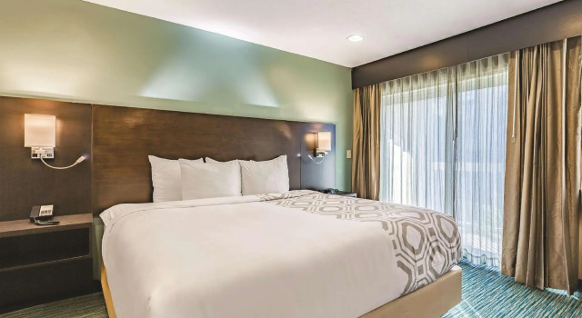 Двухместные апартаменты La Quinta Wyndham SFO Airport West Millbrae-Presidents Award Winner-FREE ARPRT SHTL