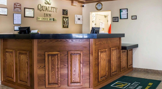 Quality Inn Manitowoc, Buchen Sie Hotel Manitowoc Wisconsin