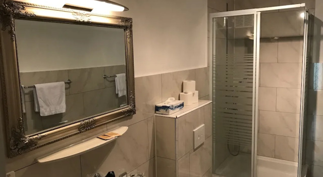 Семейный номер Standard с 2 комнатами с видом на озеро Hotel Garni Morettina