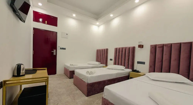 Трёхместный номер Deluxe с балконом Kings hotel