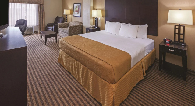 Номер Executive La Quinta Inn & Suites by Wyndham Livingston