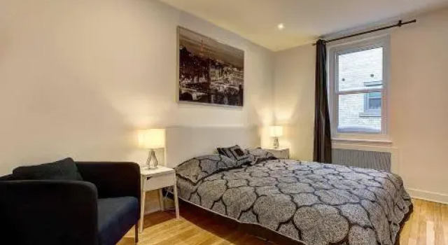 Destination Stays Guy St. Downtown MTL, Забронировать Отель Отели Монреаля с парковкой, рядом с Beaver Lake, Парковка