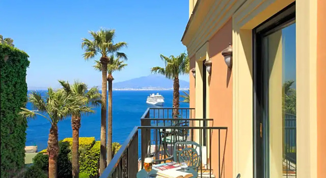 Люкс Luxury с частичным видом на море Grand Hotel Royal