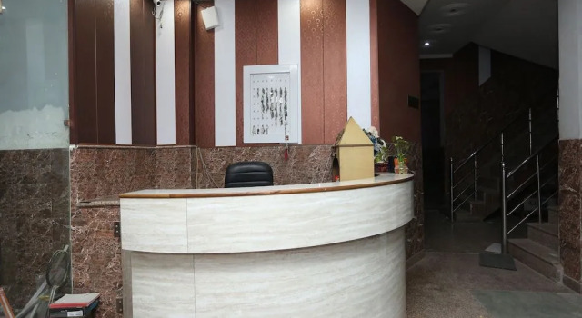 OYO 28264 Chirag House