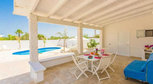 Villa dei Cigni, Buchen Sie Villa Hotels in Carovigno mit Pool, Schwimmbad
