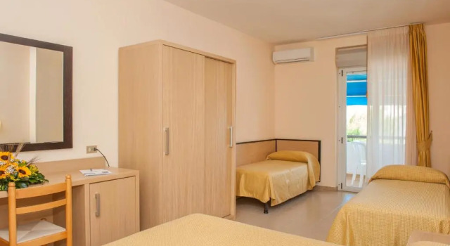 Четырёхместный номер Standard Hotel Cristalda