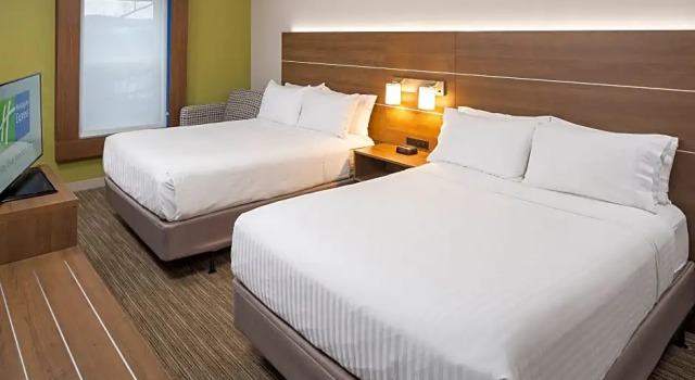 Четырёхместный люкс c 1 комнатой Holiday Inn Express Hotel & Suites White River Junction by IHG