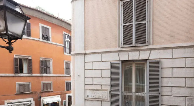 City Center- Modern and Bright apartment, Prenota Appartamento Roma Lazio
