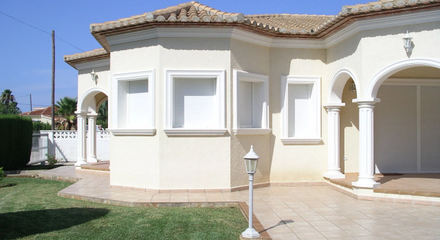 025 Villa California