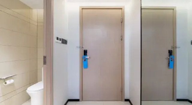 Люкс Deluxe Yecheng Douhao Hotel (Haikou Yehai Avenue Zhengfa College)