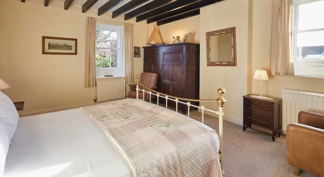 Host Stay Newton Cottage, Varaa Lomakoti Mökit kohteessa Merseyside, Mökki