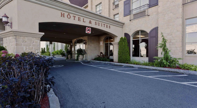 Le St-Martin Hotel & Suites Laval, Book Hotel Hoteller i Laval med pool, nær Salle Andre-Mathieu, Swimmingpool