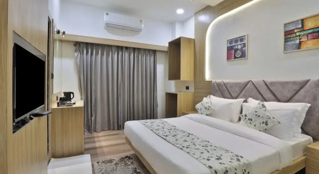 Люкс Hotel SR Laxmi