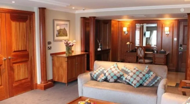 The Aberdeen Skyway Hotel, Prenota Hotel Aberdeen Aberdeenshire