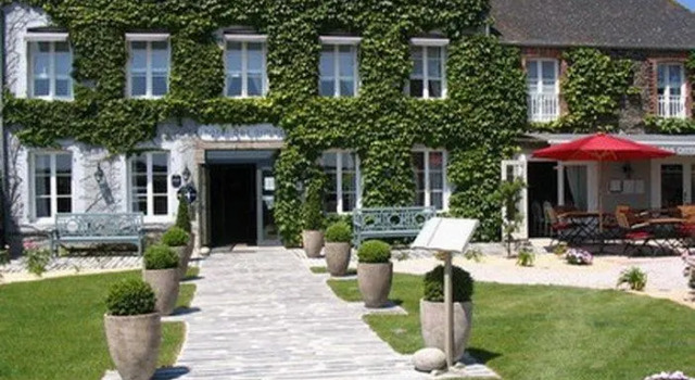 Номер Superior Hôtel Traiteur Les Ormes, The Originals Relais