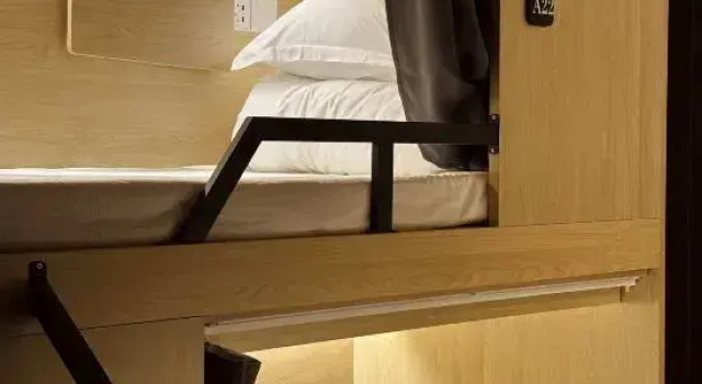 Кровать в общем номере (женский номер) Caoye Ziyou Hostel (Jingdezhen People Square Taoyangli Scenic Area)