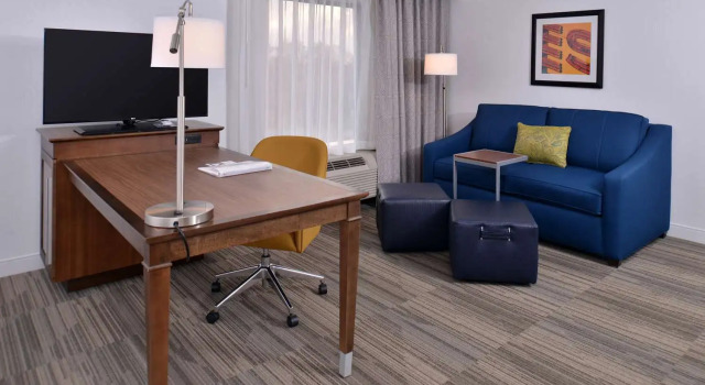 Студия Hampton Inn & Suites Ann Arbor West