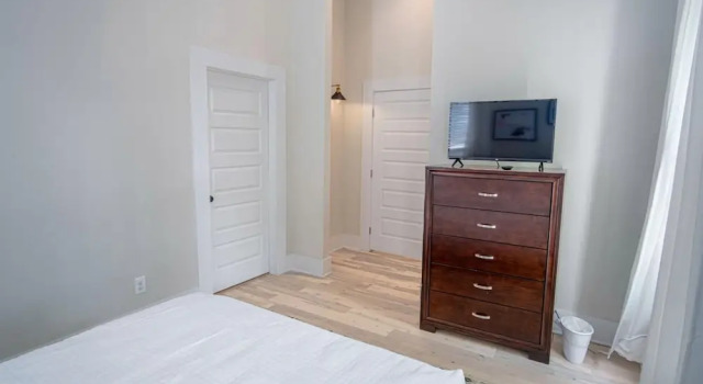 Incredible New 3br/2ba Near Downtown, Забронировать Апартаменты/квартира Сан-Антонио Bexar County, рядом с Button Stadim