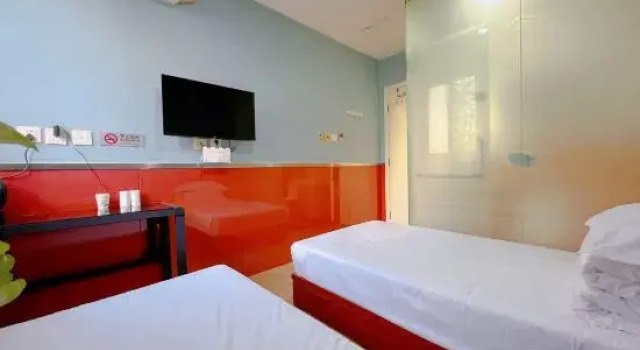 Кровать в общем номере (мужской номер) Fuxing Hotel