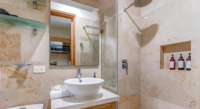 Студия Comfort Apartments near 5th Avenue with Rooftop Ocean View
