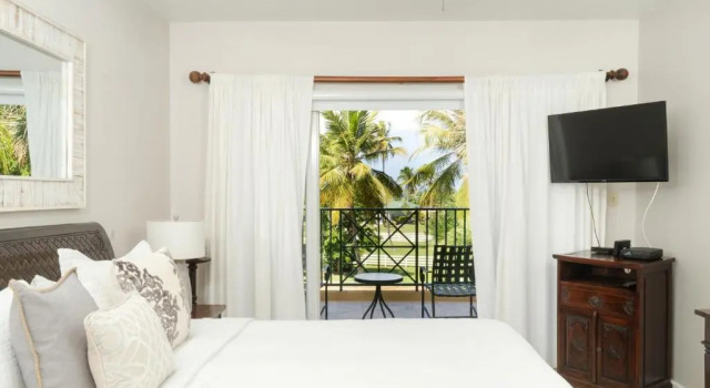 Номер Deluxe с балконом и с красивым видом из окна Villa Montaña Beach Resort