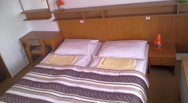 Hotel Bouda Jana, Rezerwuj Hotel Hotele w Kraj hradecki z parkingiem, Parking