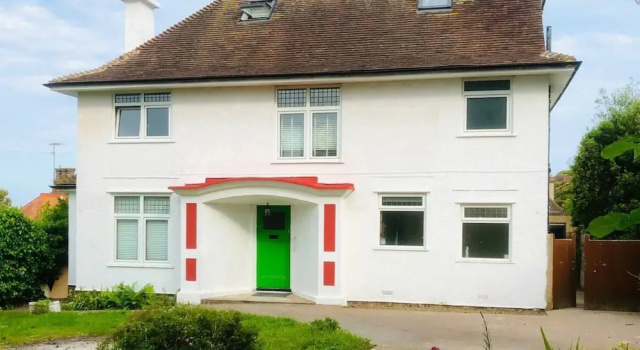 Коттедж Inviting 5-bed House in Eastbourne