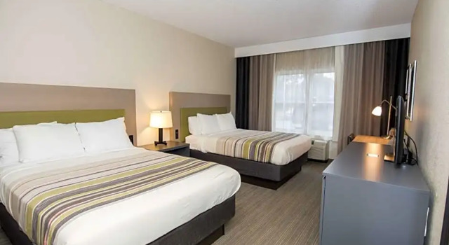 Четырёхместный люкс Country Inn & Suites by Radisson, Lehighton-Jim Thorpe, PA