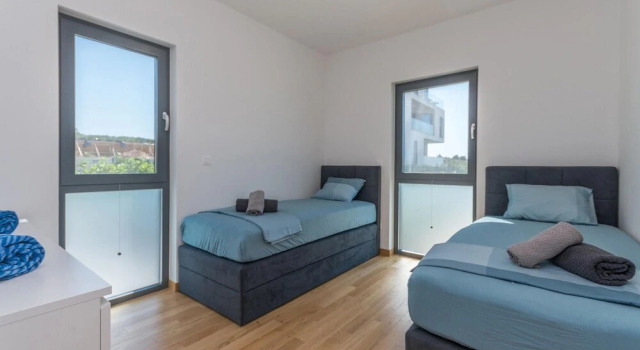 Nice Apartment in Sveti Filip i Jakov With Wifi, Heated Swimming Pool and 2 Bedrooms