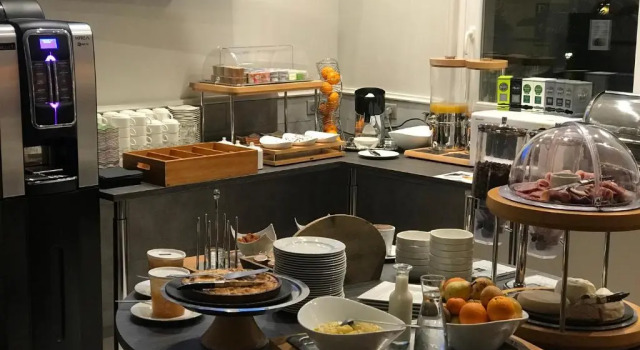 Номер Comfort Logis Hôtel Centrotel et Spa Bulles dAllier